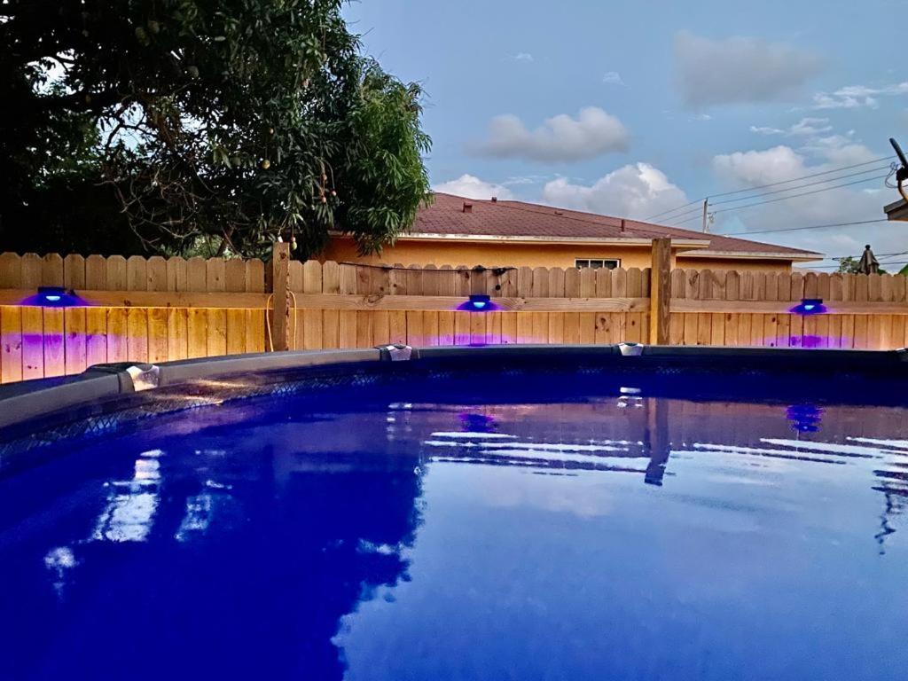 Blue Room By The Gables Miami Bagian luar foto