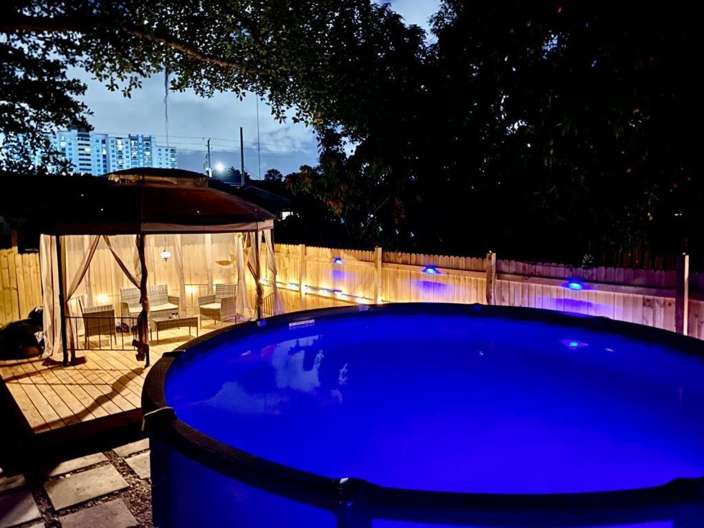 Blue Room By The Gables Miami Bagian luar foto